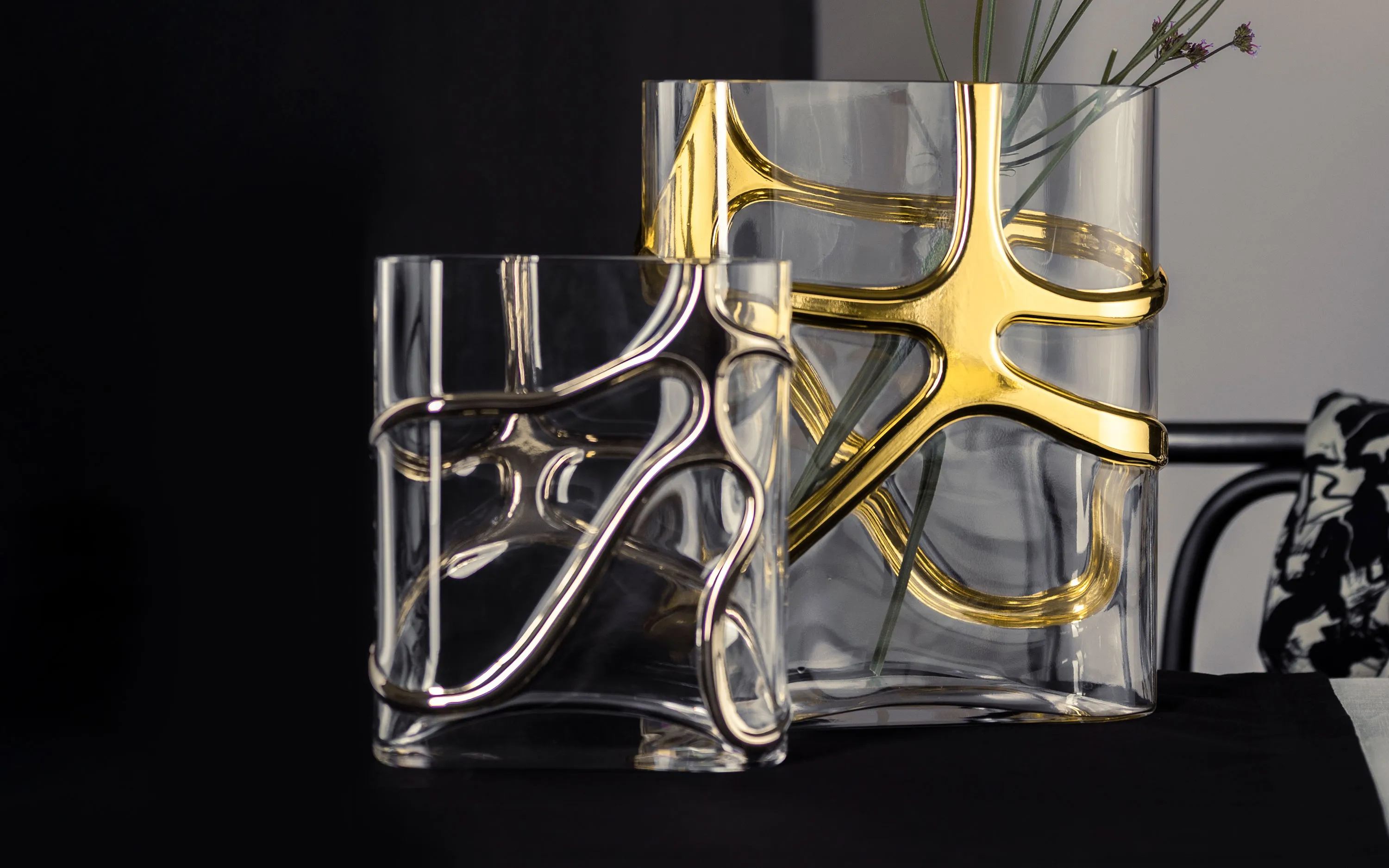 Glas Vasen auf einem Tisch